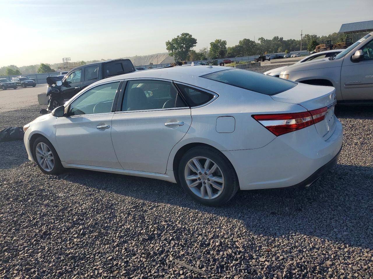 2015 Toyota Avalon Xle - Фото 2