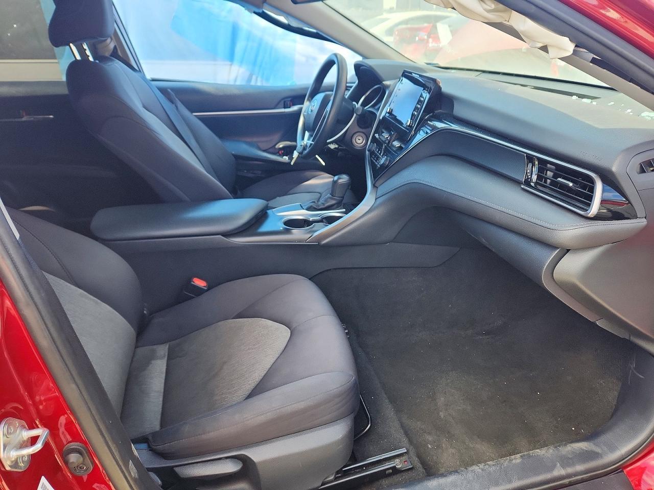 2021 Toyota Camry Le - Фото 7