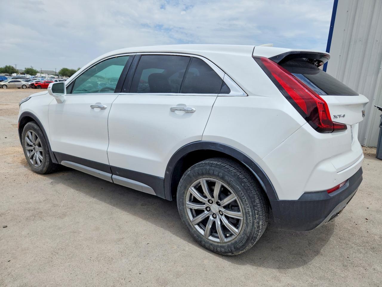 2021 Cadillac Xt4 Premium Luxury - Image 2