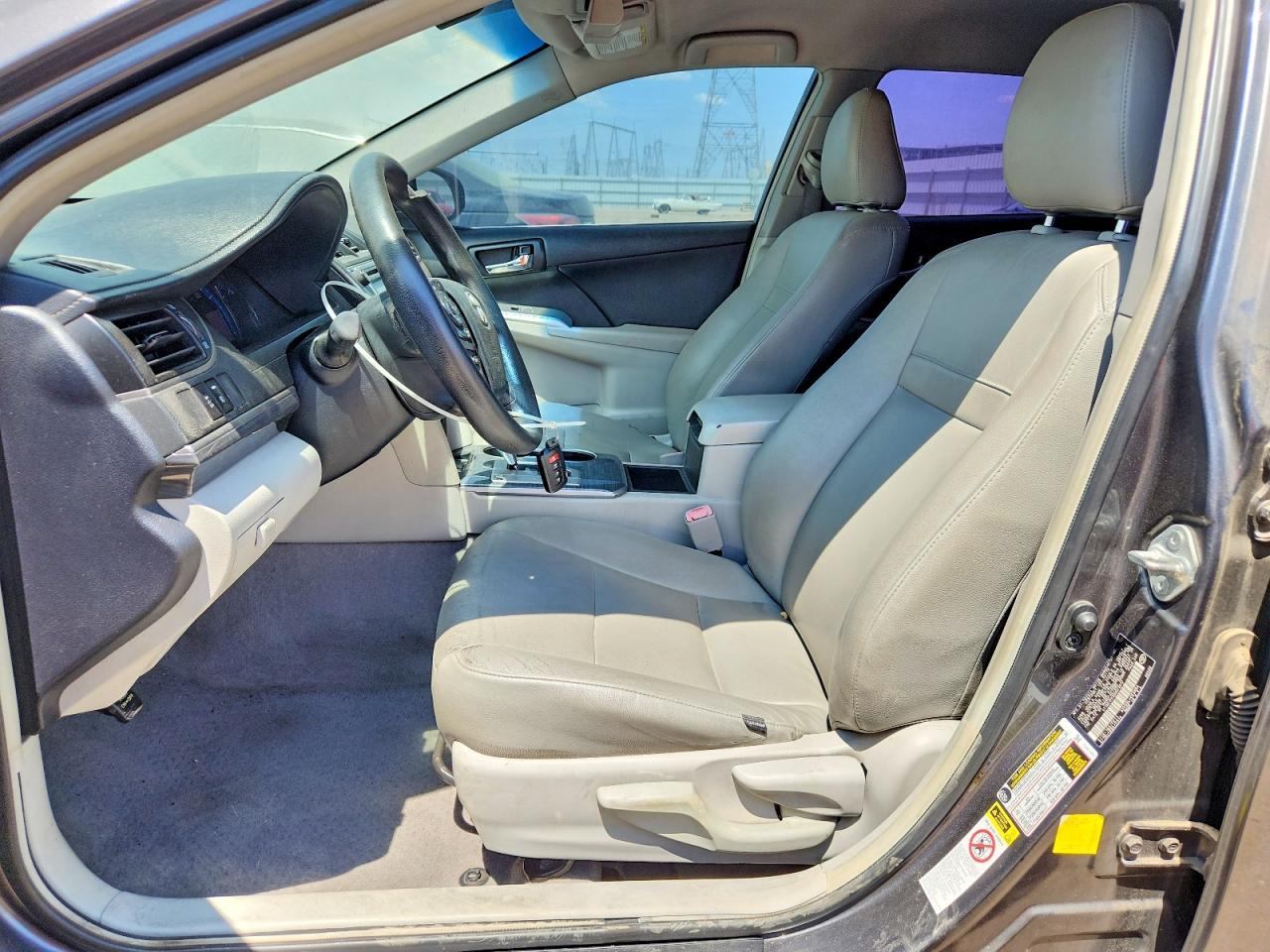 2013 Toyota Camry Hybrid Le - Image 7