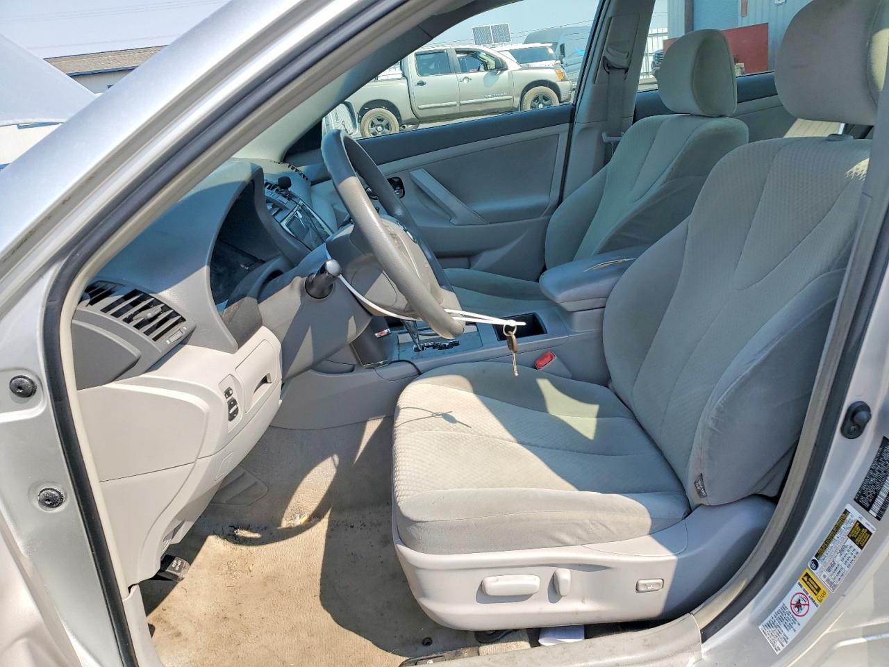 2008 Toyota Camry Le - Image 7