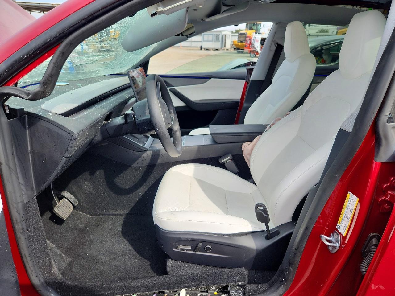 2026 Tesla Model Y - Фото 7