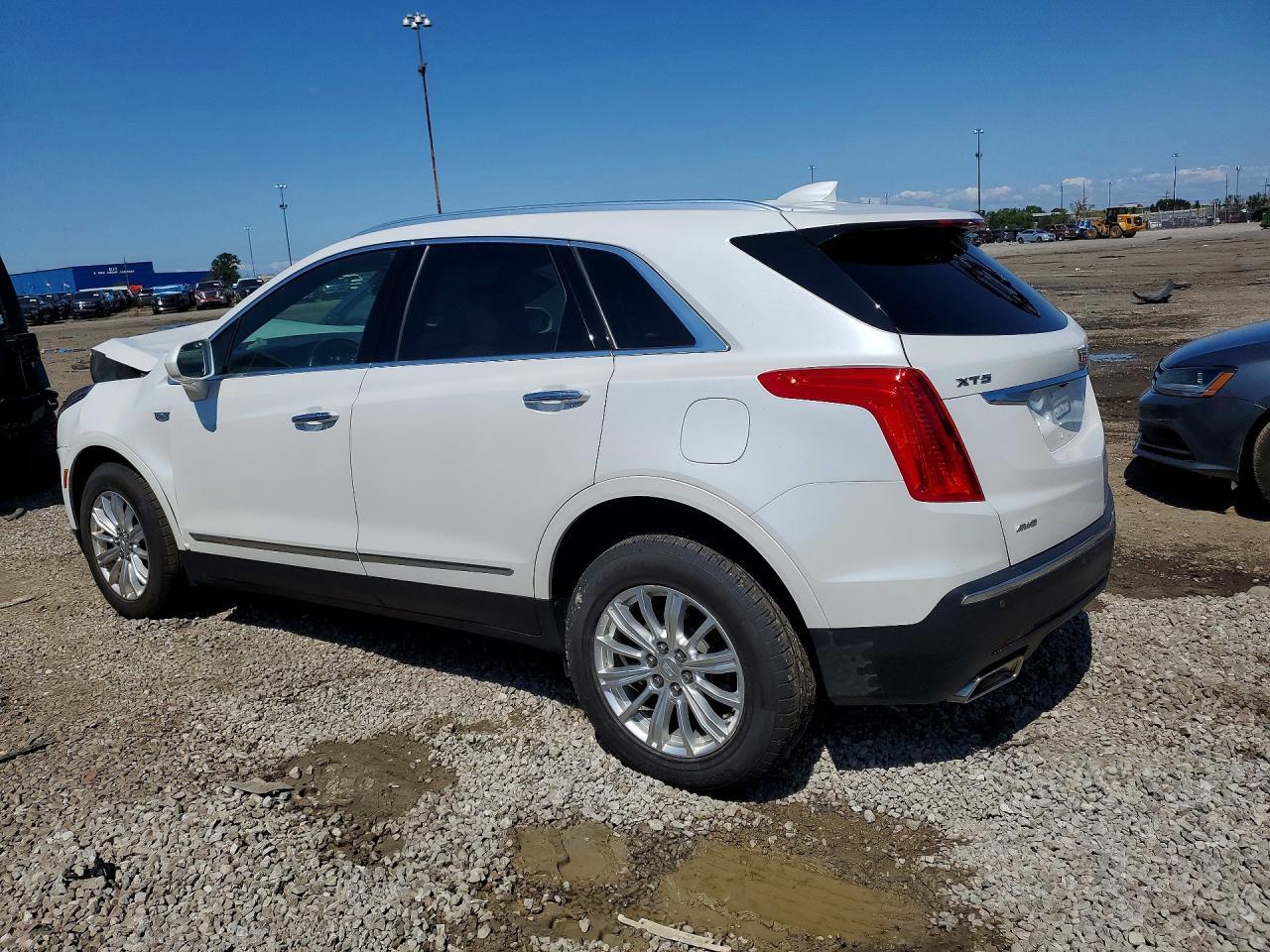 2019 Cadillac Xt5 - Image 2