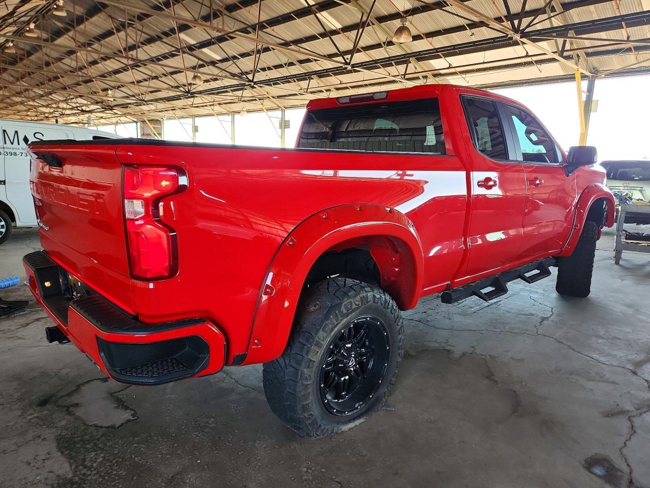 2020 Chevrolet Silverado K1500 Rst - Image 3