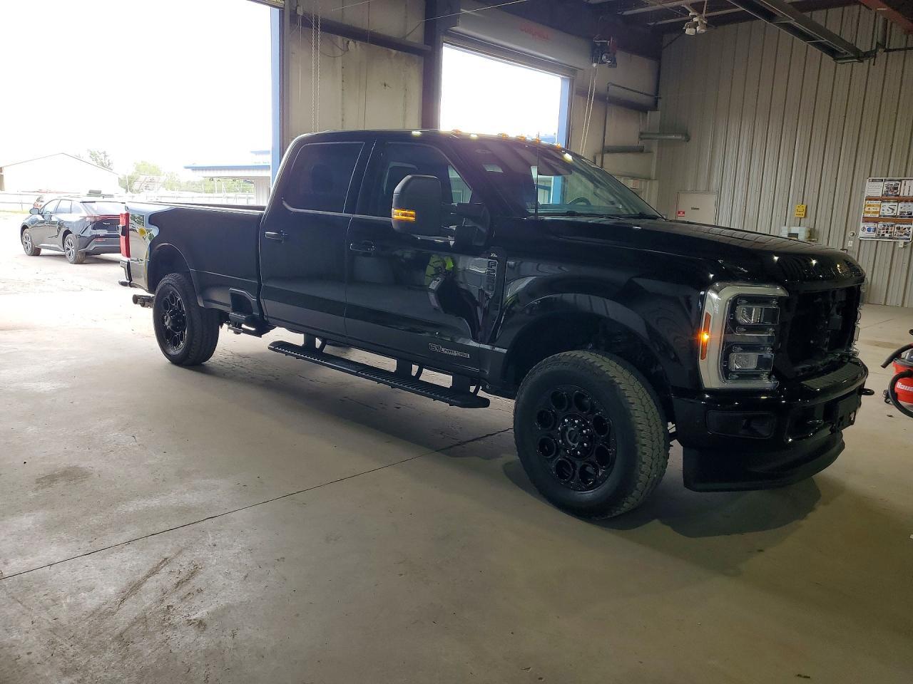 2024 Ford F250 Super - Image 4