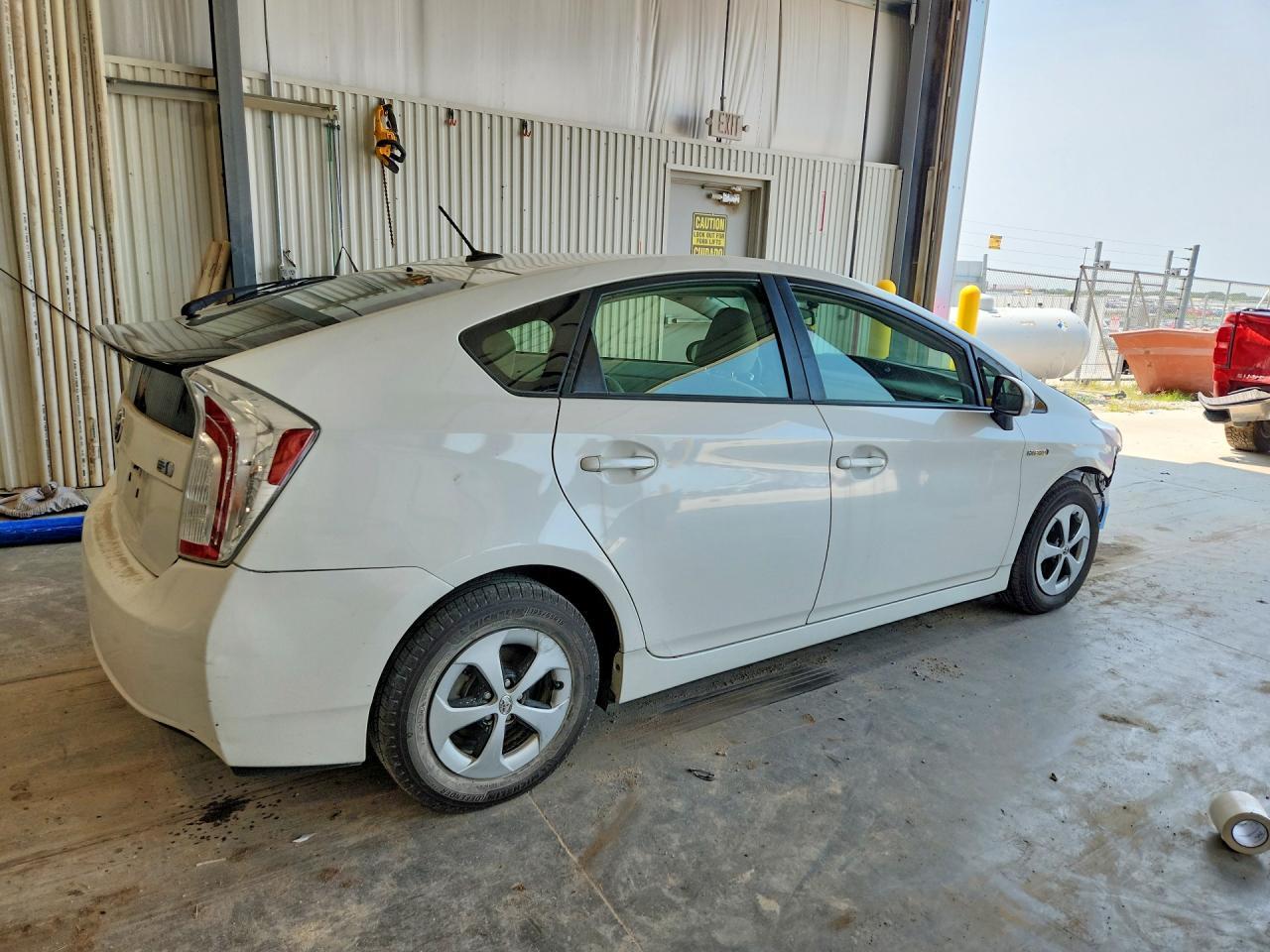 2013 Toyota Prius Three - Фото 3