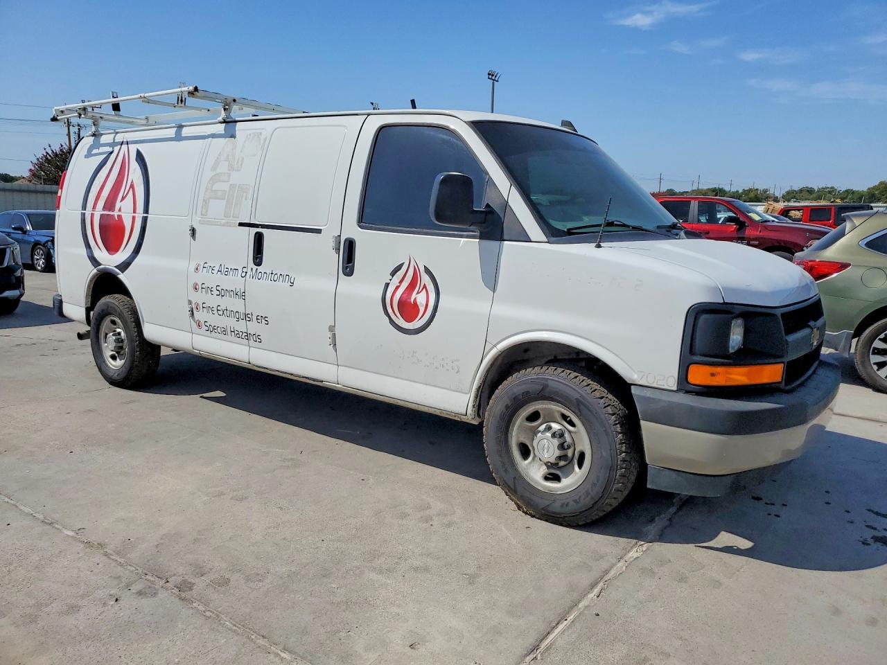 2017 Chevrolet Express G2500 - Фото 4