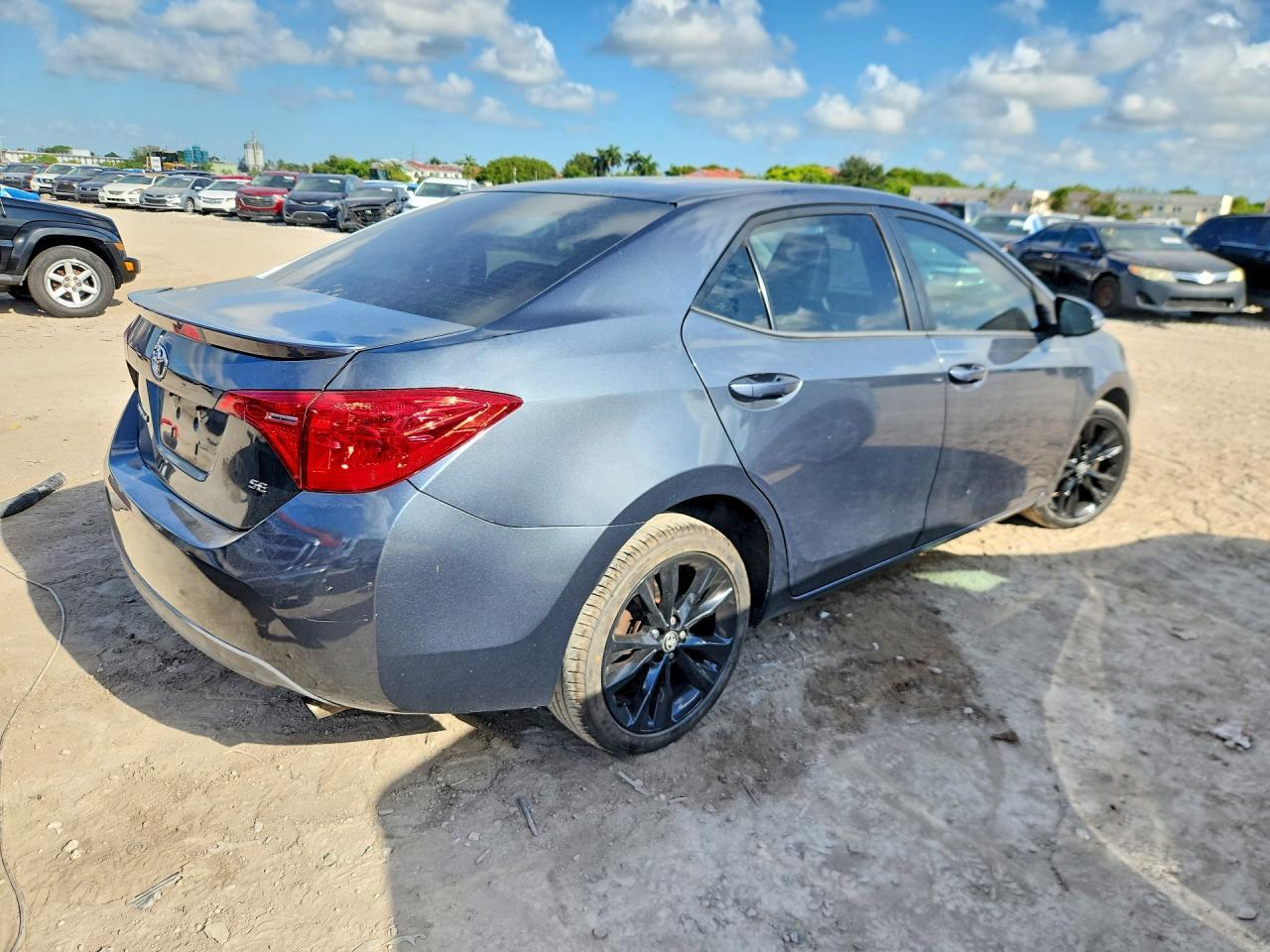 2018 Toyota Corolla Se - Image 3