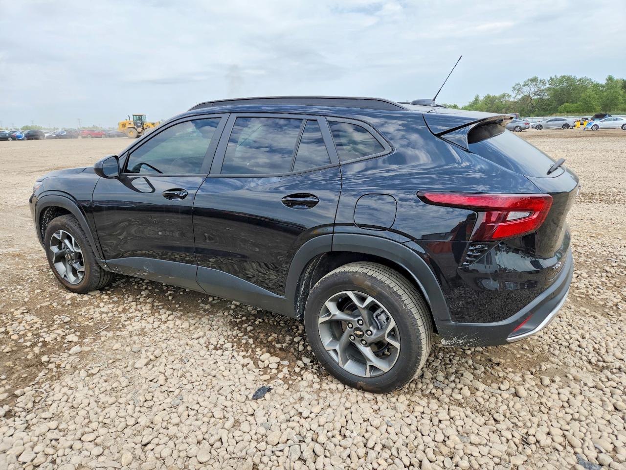 2024 Chevrolet Trax - Image 2