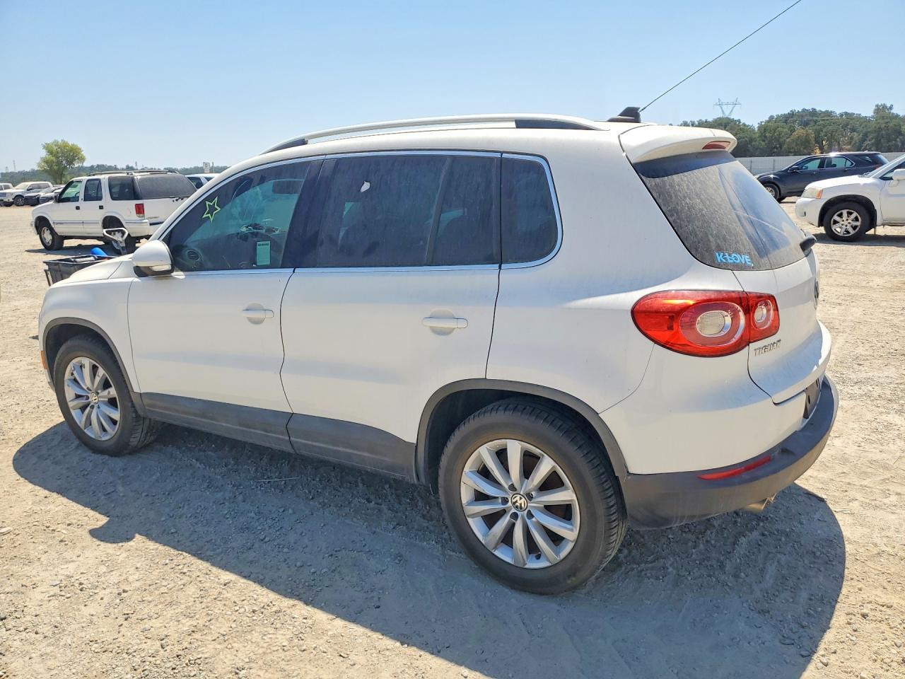 2011 Volkswagen Tiguan S - Фото 2