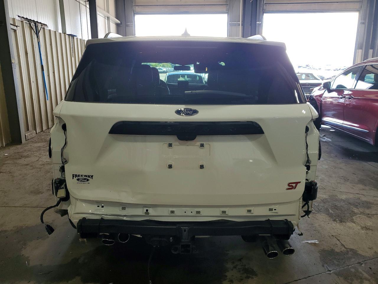 2022 Ford Explorer St - Фото 6