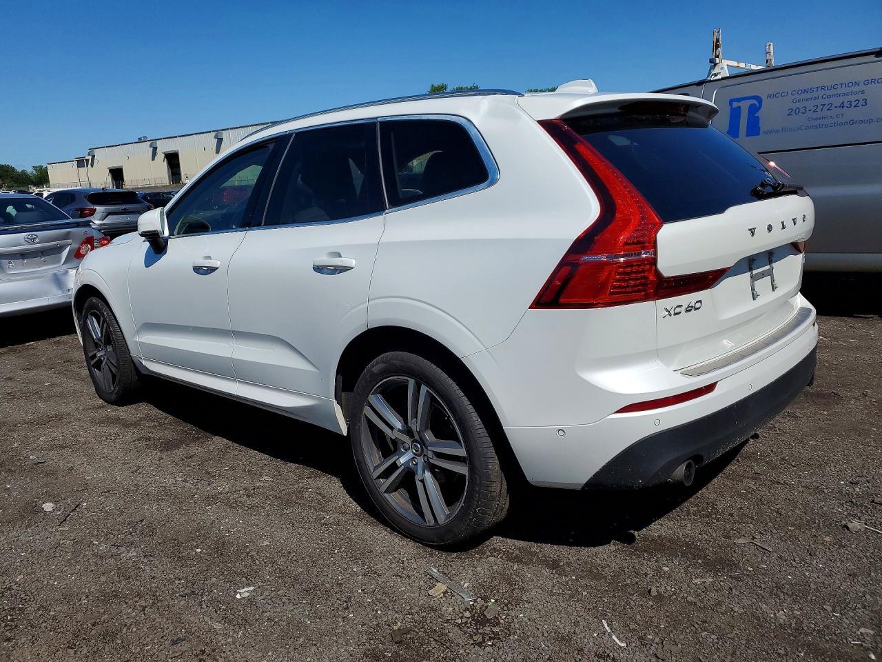 2018 Volvo Xc60 T5 Momentum - Image 2