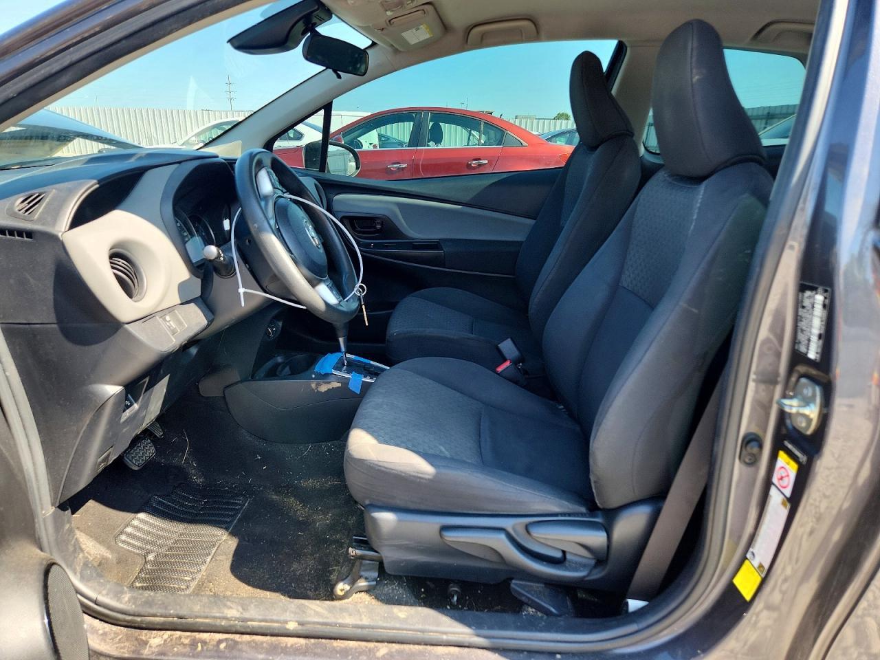 2017 Toyota Yaris 3-Door L - Фото 7