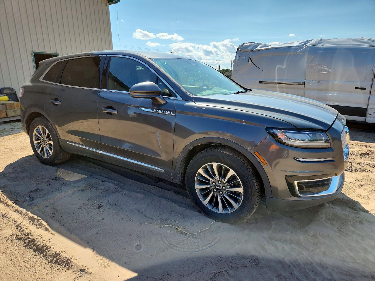 2020 Lincoln Nautilus - Image 4