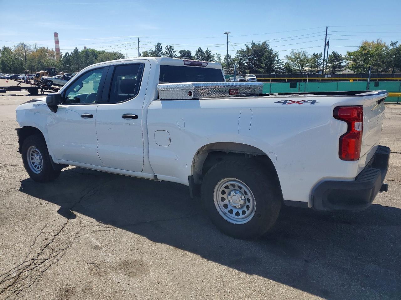 2021 Chevrolet Silverado K1500 - Фото 2