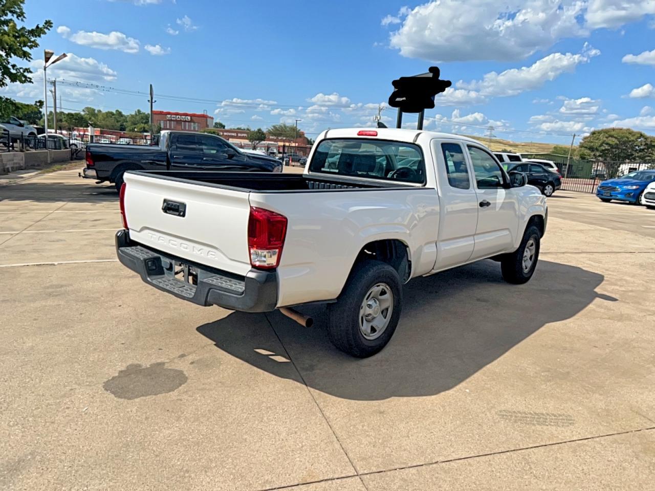 2017 Toyota Tacoma Sr - Image 4