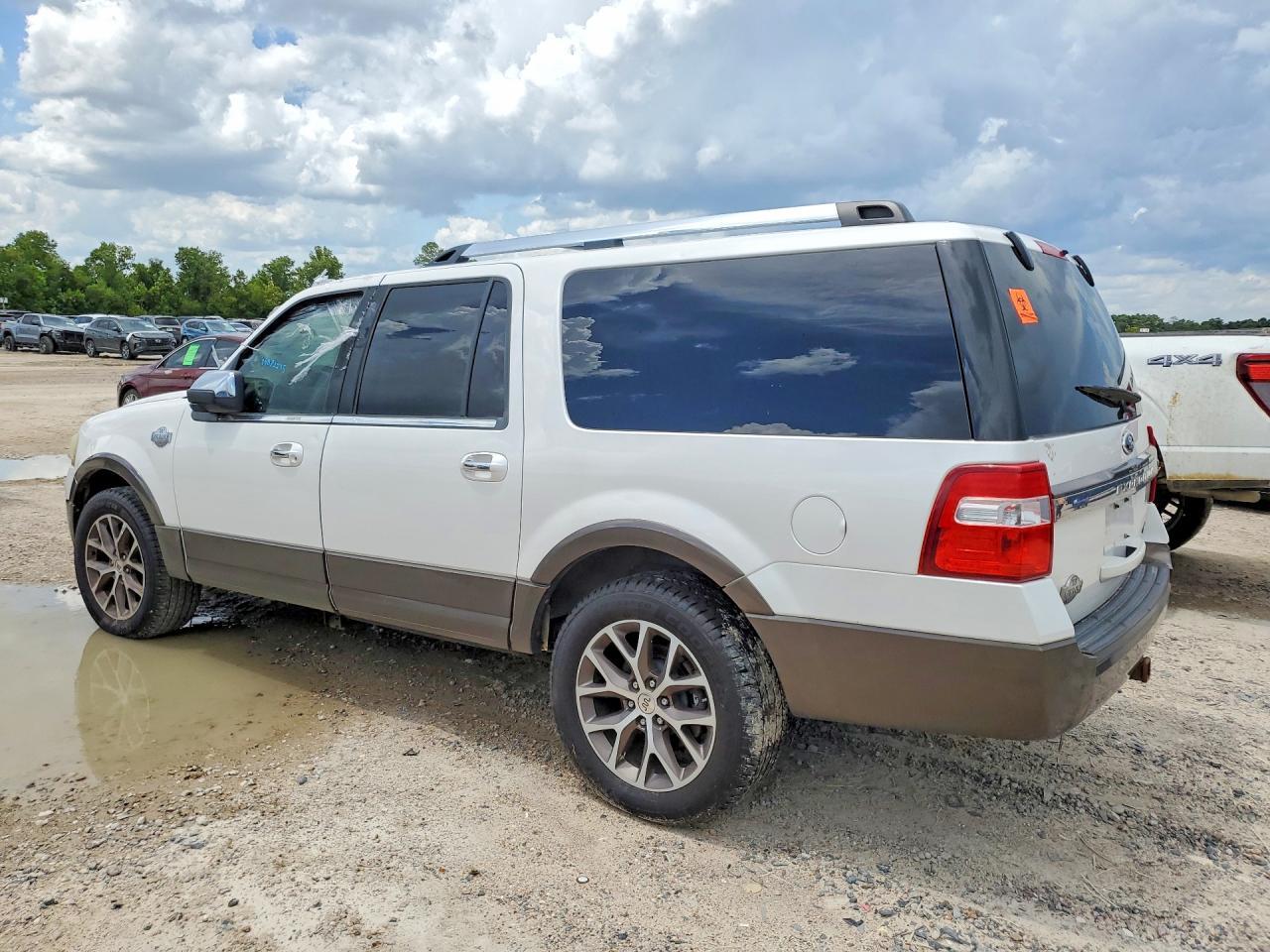 2015 Ford Expedition El Xlt - Фото 2