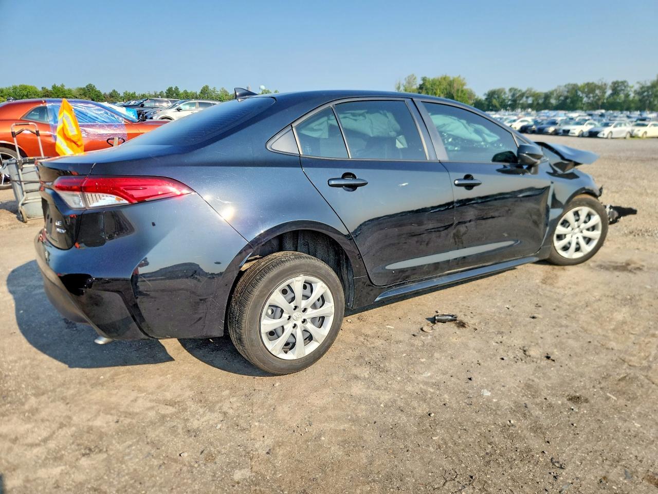 2025 Toyota Corolla Hybrid Le - Фото 3