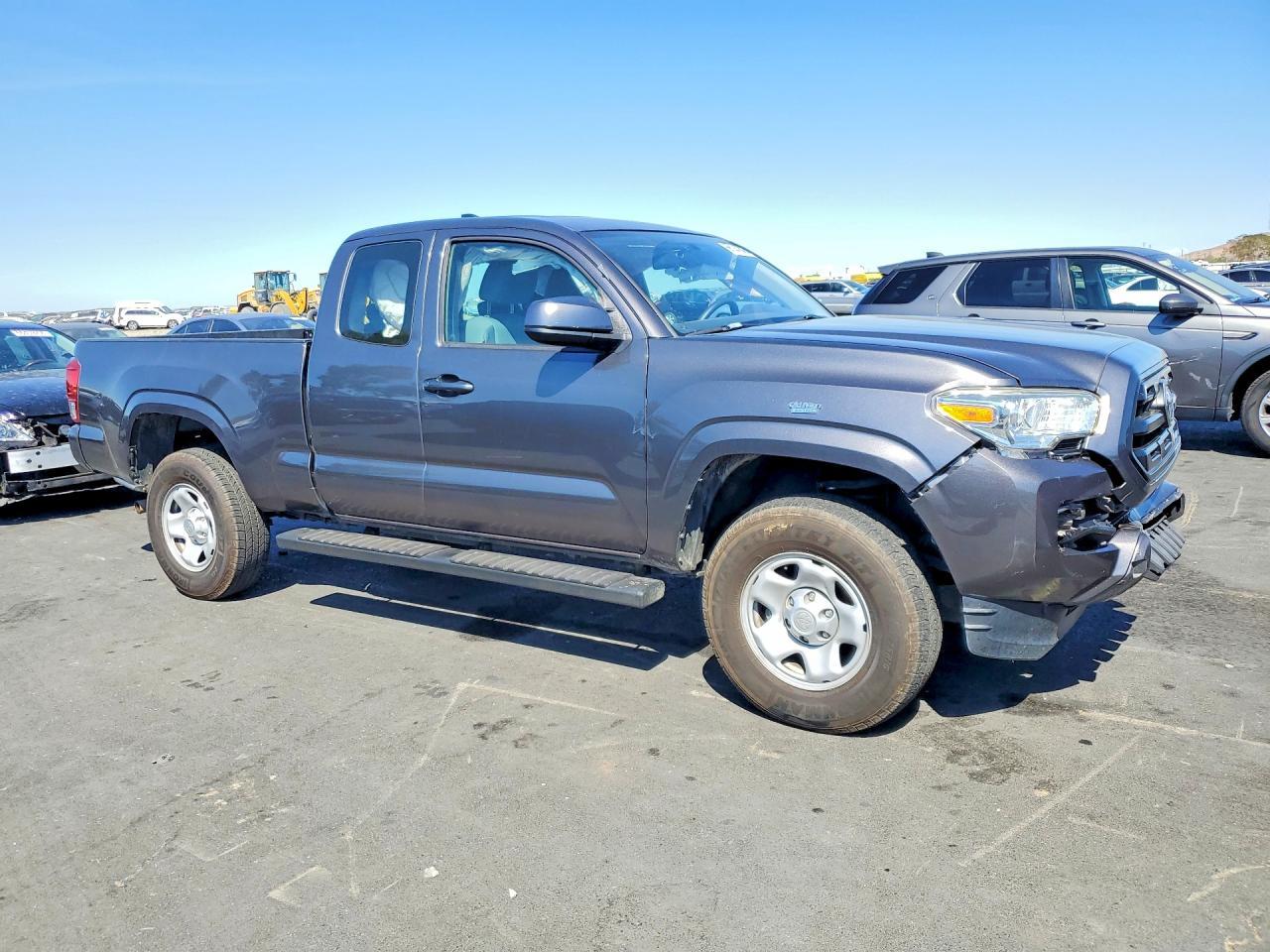 2017 Toyota Tacoma Sr - Фото 4