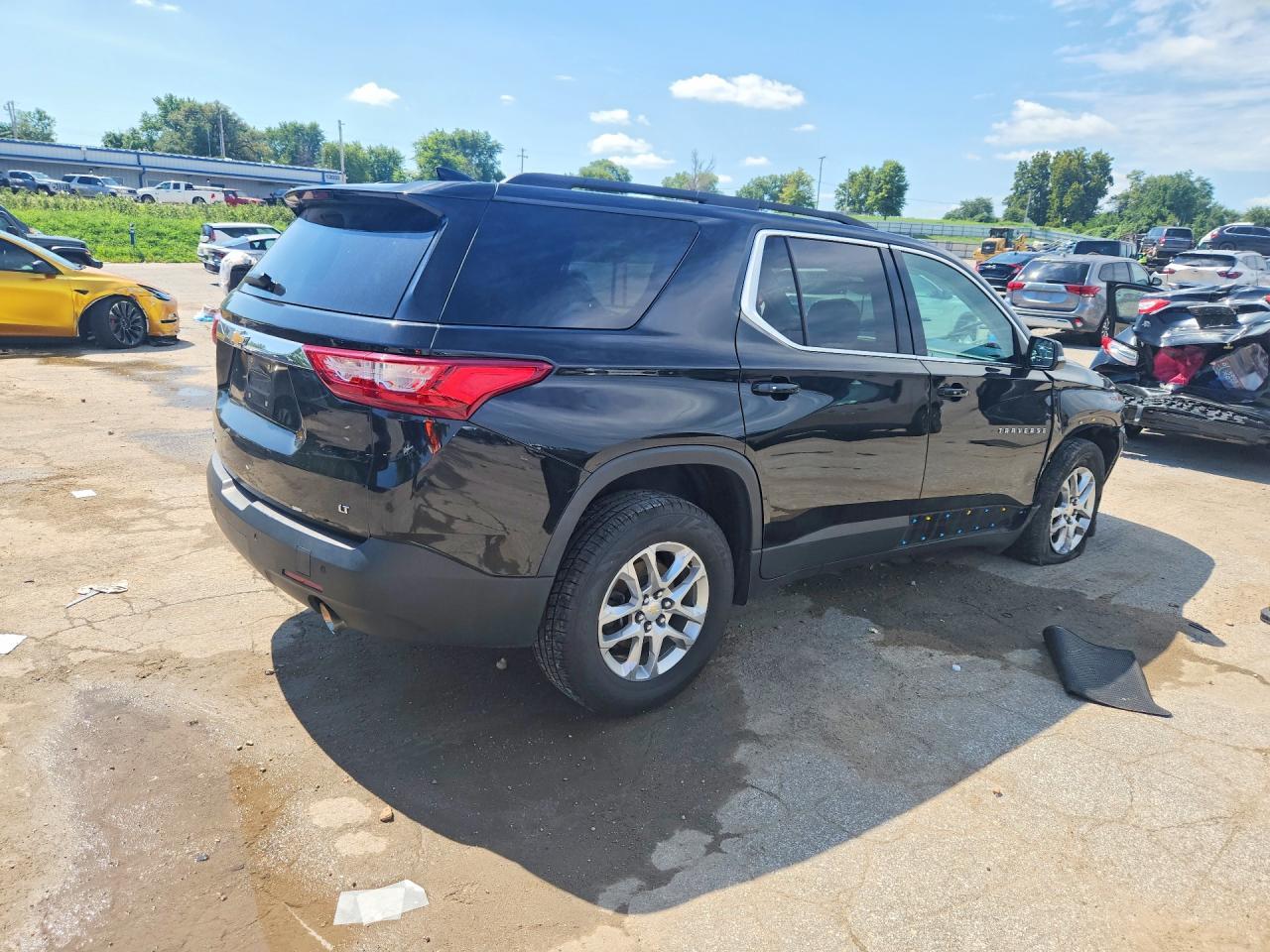 2021 Chevrolet Traverse Lt - Image 3