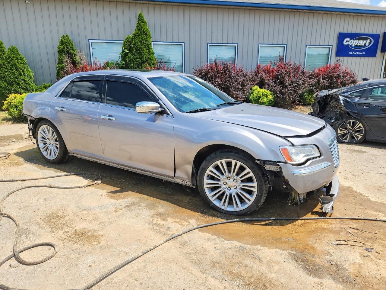 2014 Chrysler 300C - Image 4