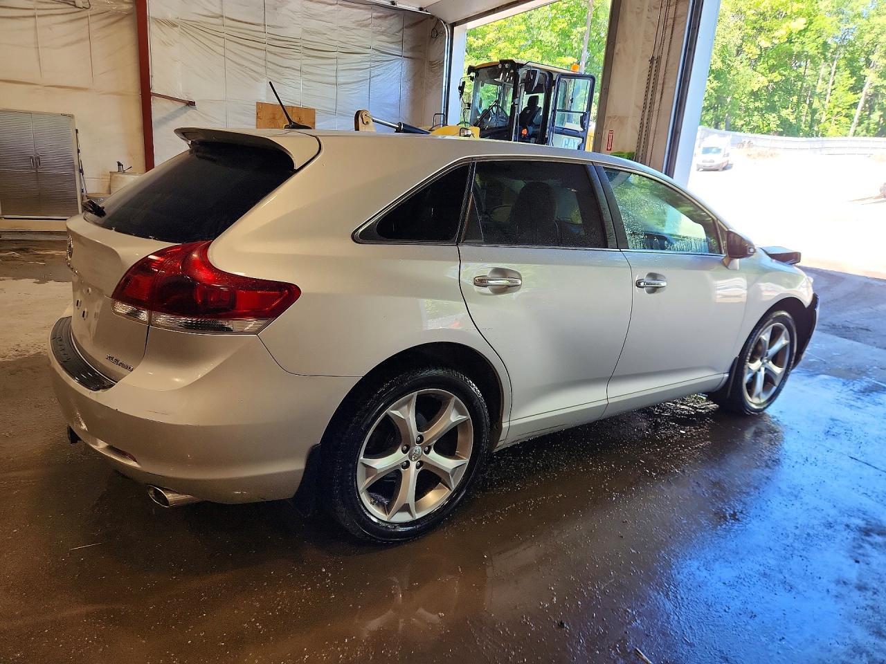2013 Toyota Venza Xle - Image 3