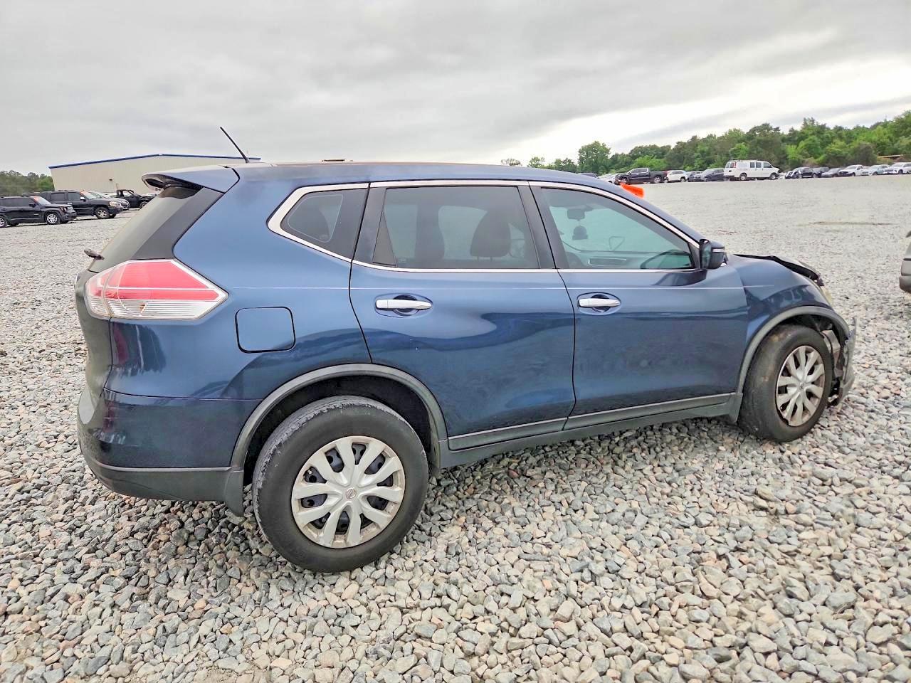 2015 Nissan Rogue S - Фото 3