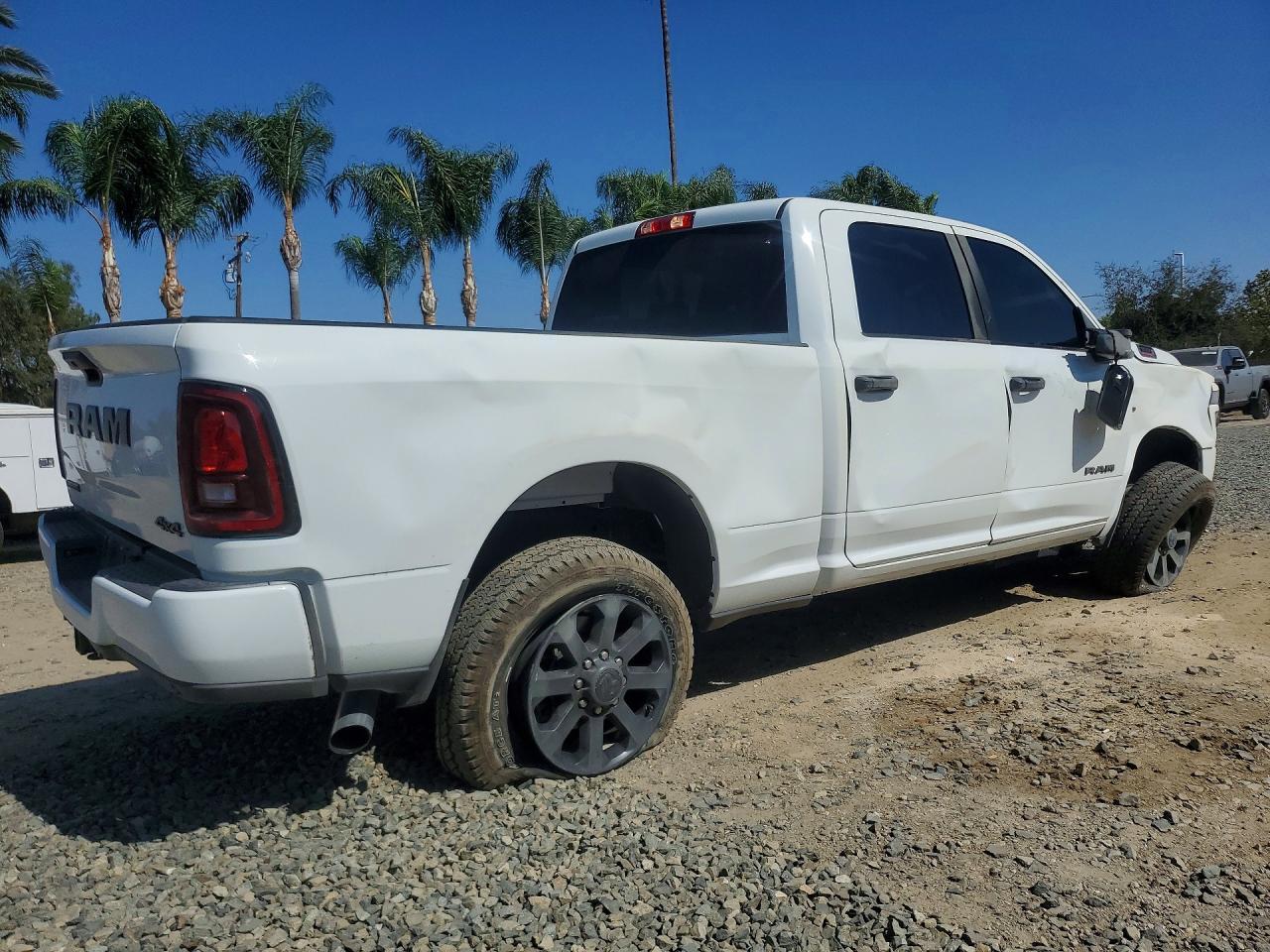2026 Ram 3500 Big Horn - Фото 3