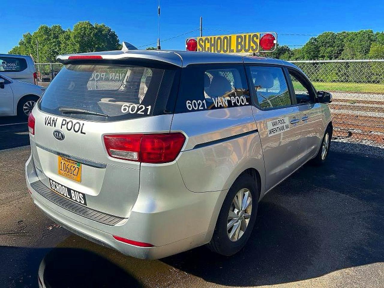 2017 Kia Sedona L - Фото 4