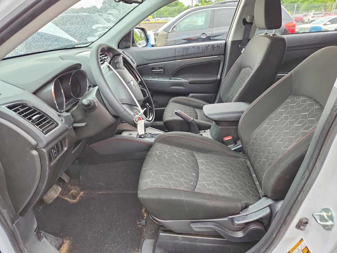 2024 Mitsubishi Outlander Sport S/Se - Фото 7