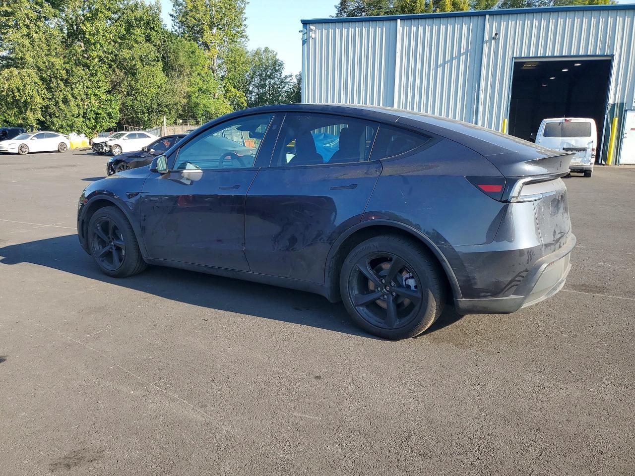 2026 Tesla Model Y - Image 2