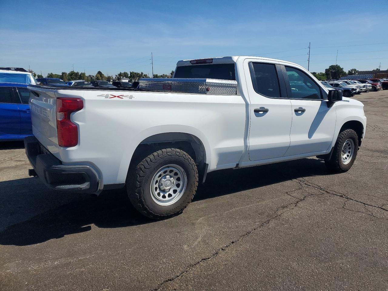 2021 Chevrolet Silverado K1500 - Фото 3