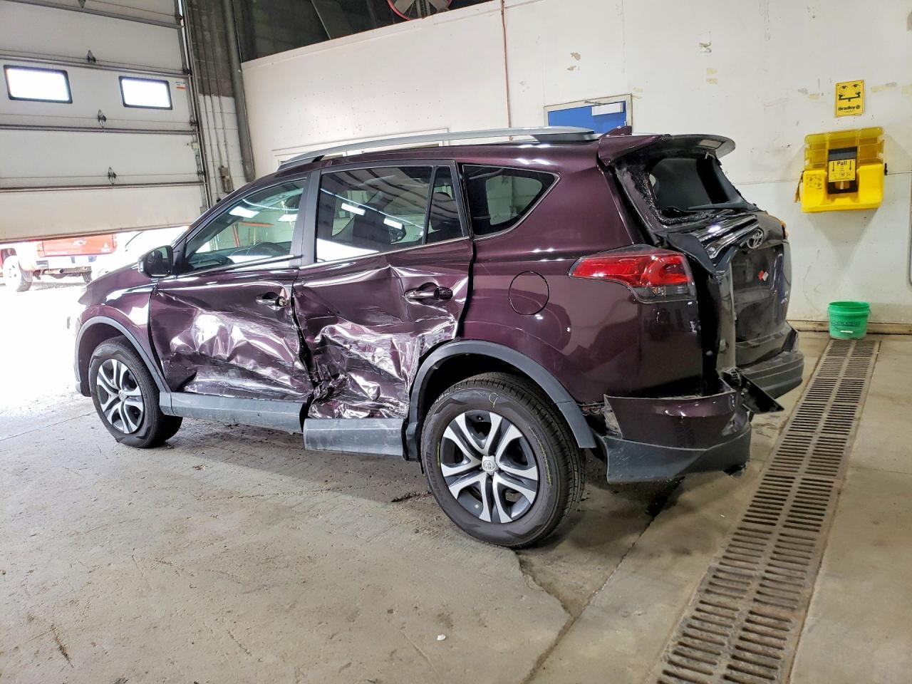 2017 Toyota Rav4 Le - Фото 2