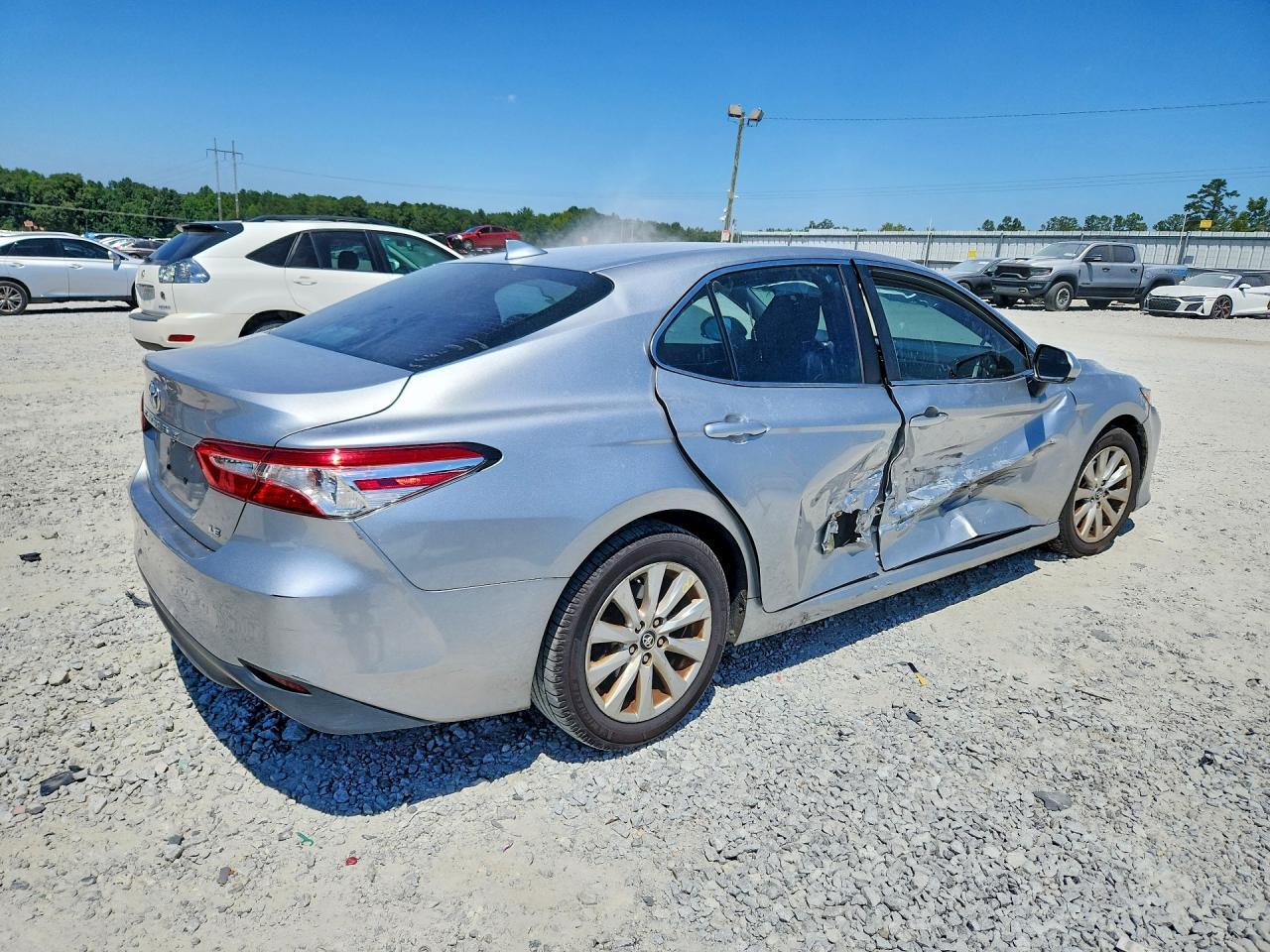 2019 Toyota Camry - Фото 3