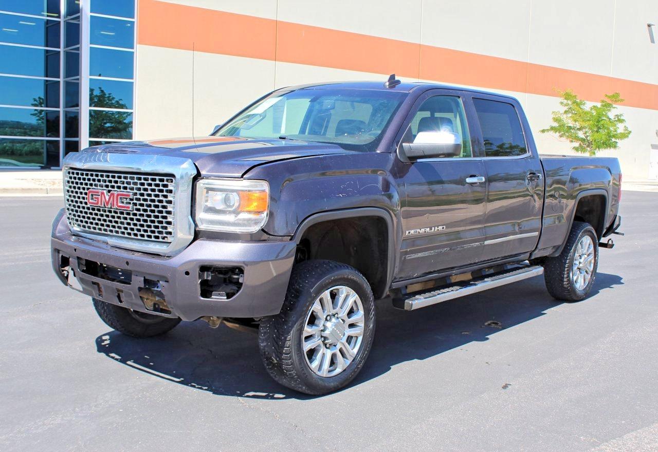 2016 GMC Sierra K2500 Denali - Image 2