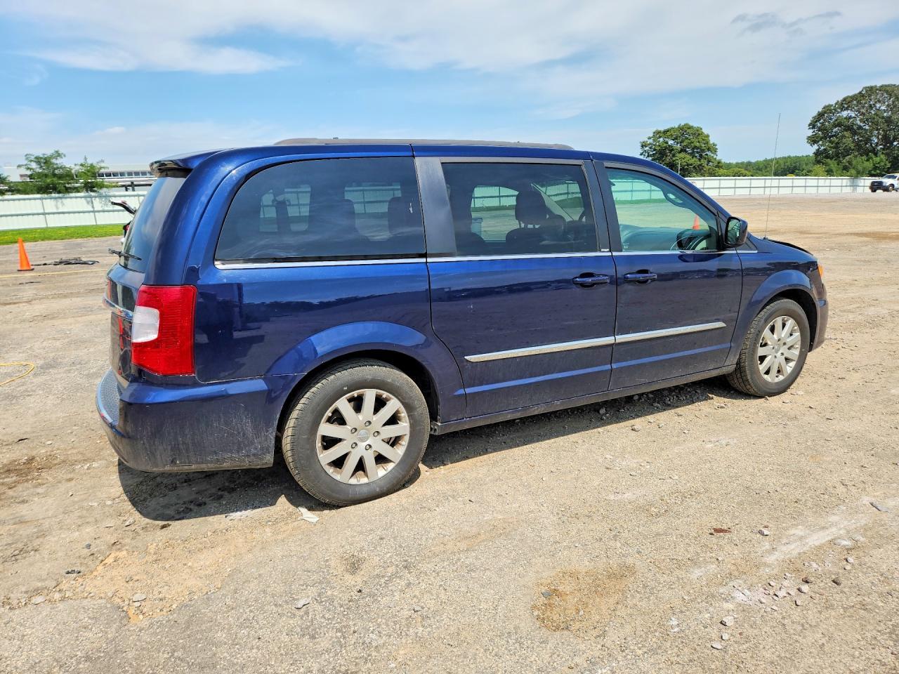2014 Chrysler Town & Country Touring - Фото 3