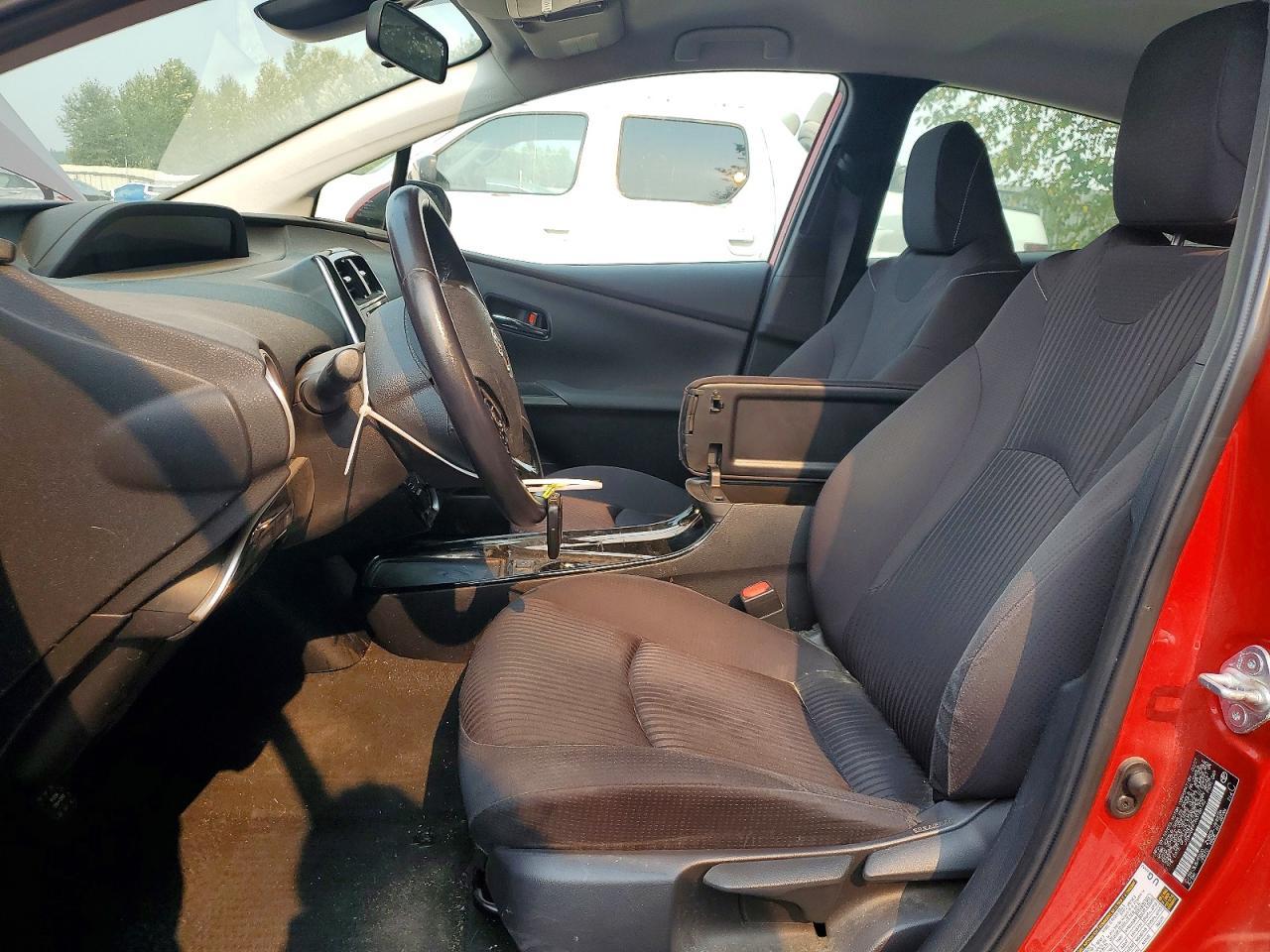 2021 Toyota Prius Prime Le - Фото 7