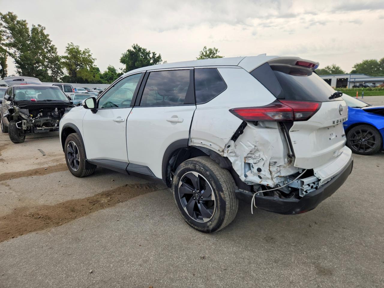 2024 Nissan Rogue Sv - Фото 2