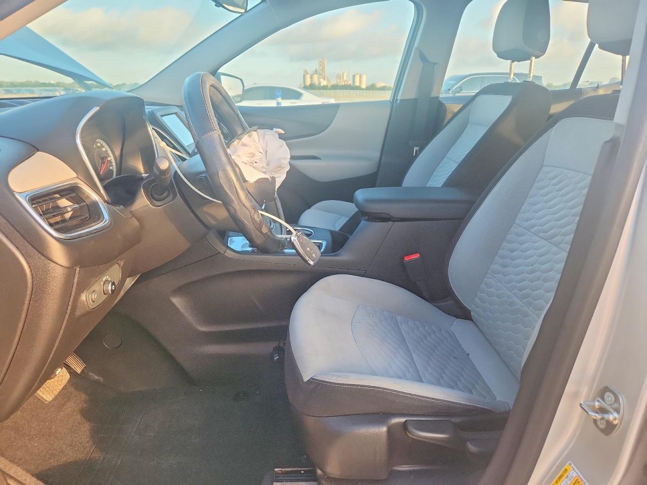 2018 Chevrolet Equinox Ls - Image 7