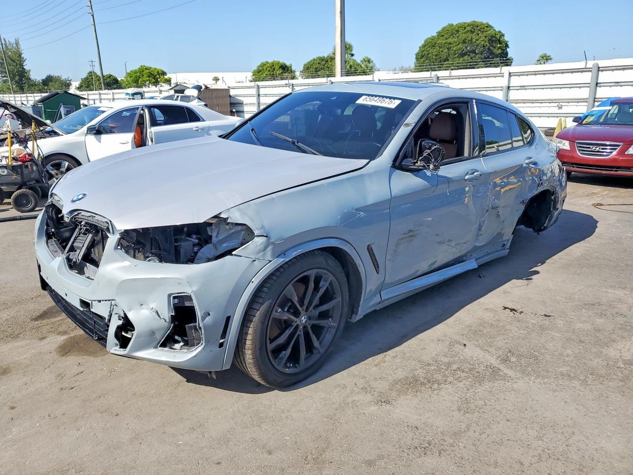 2024 BMW X4 xDrive30I