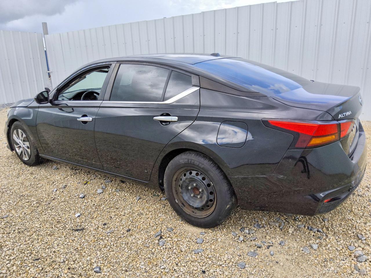 2019 Nissan Altima 2.5 S - Фото 2