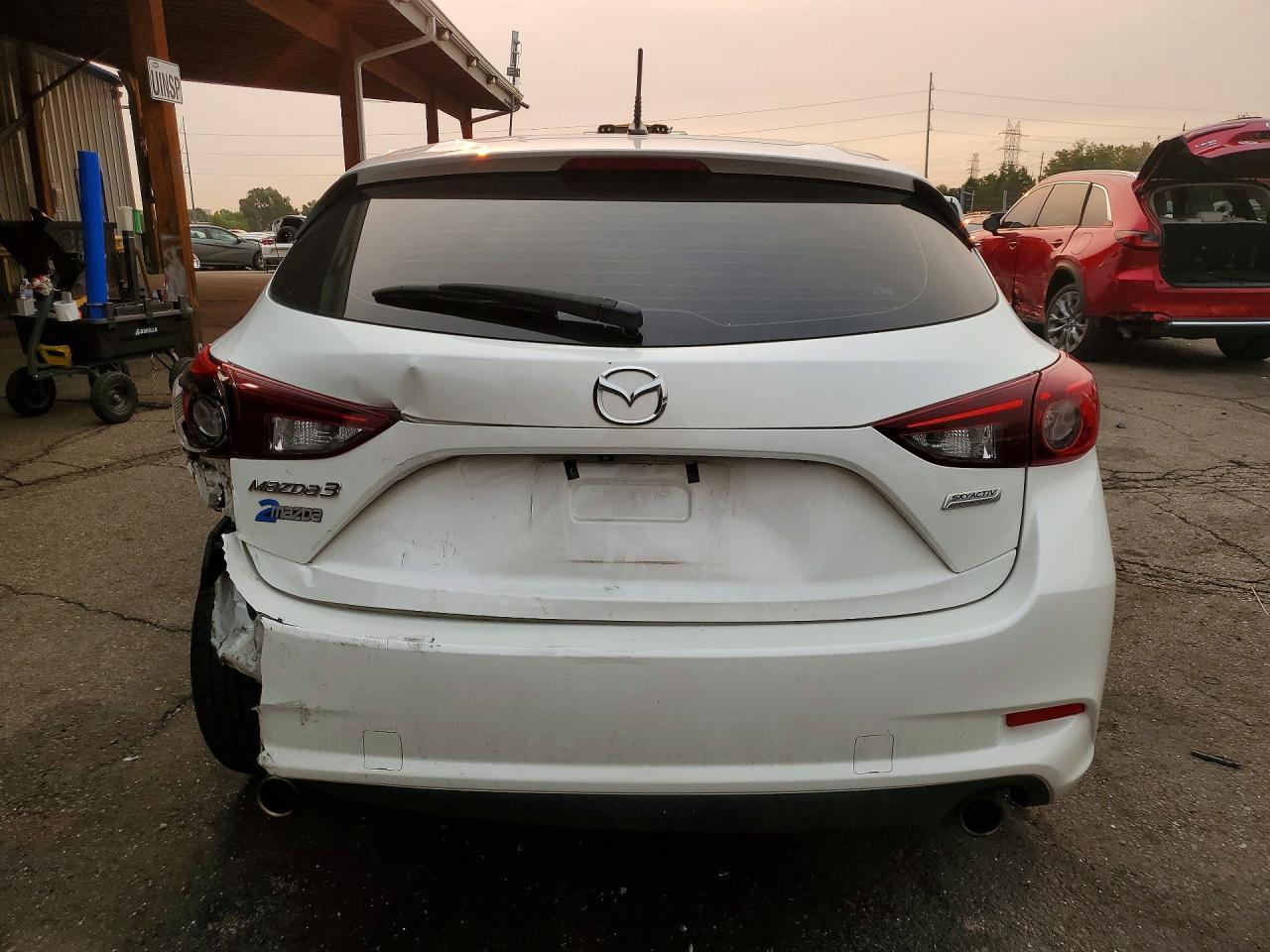 2018 Mazda 3 Sport - Image 6