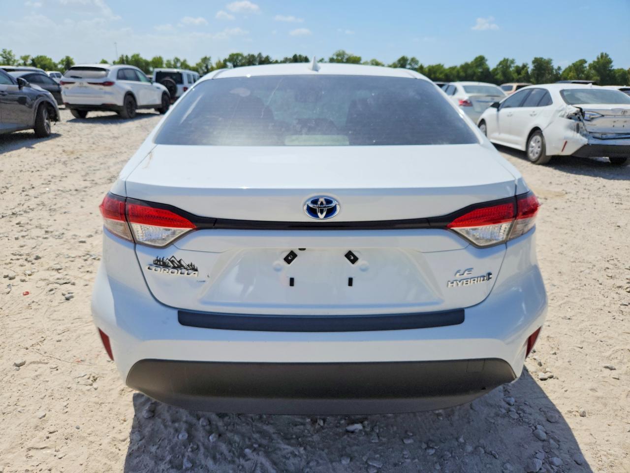 2024 Toyota Corolla Hybrid Le - Image 6