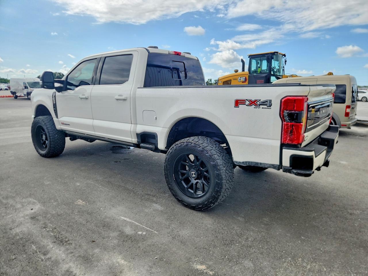 2024 Ford F250 Super Duty - Image 2