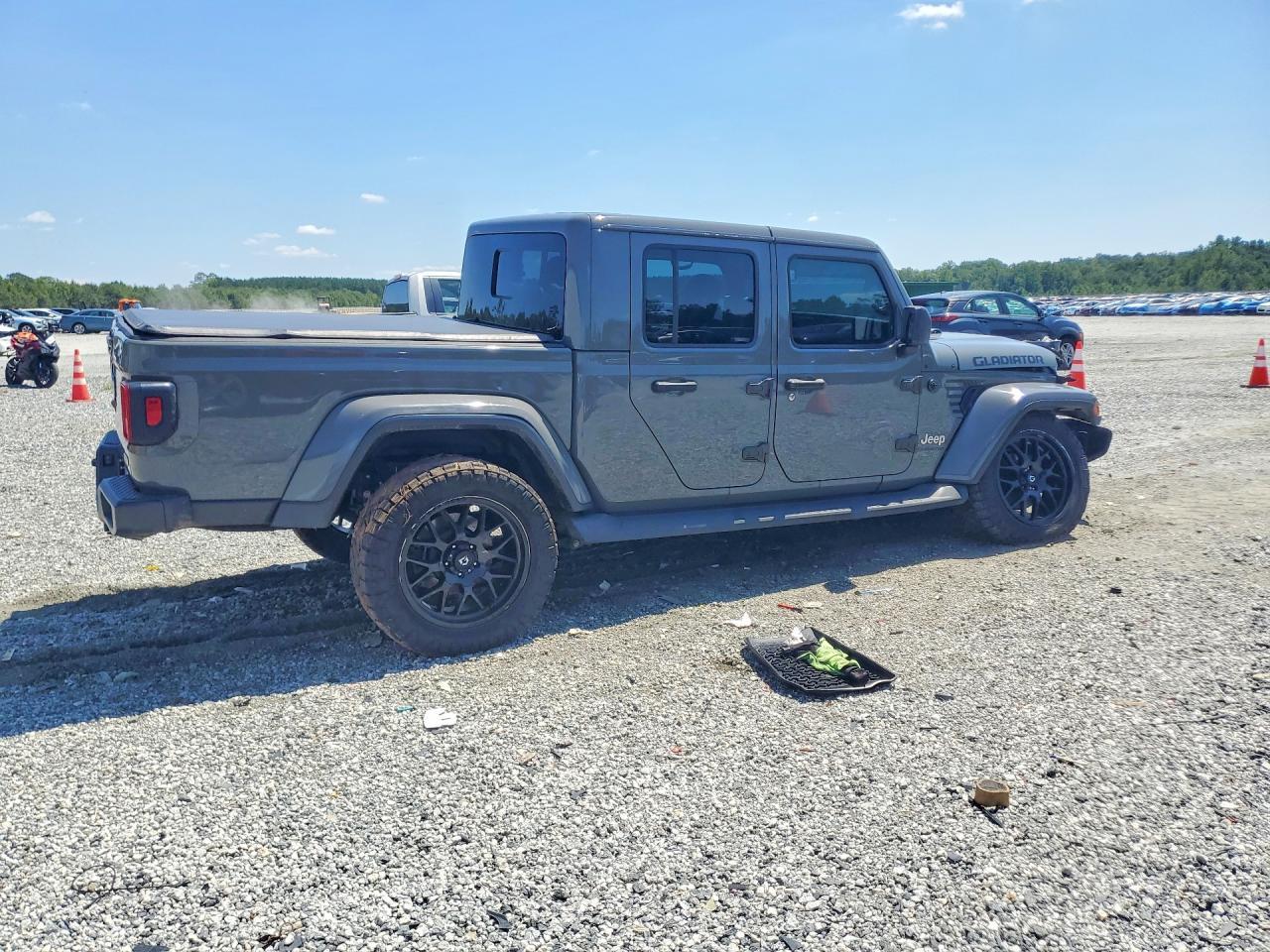 2020 Jeep Gladiator Overland - Image 3