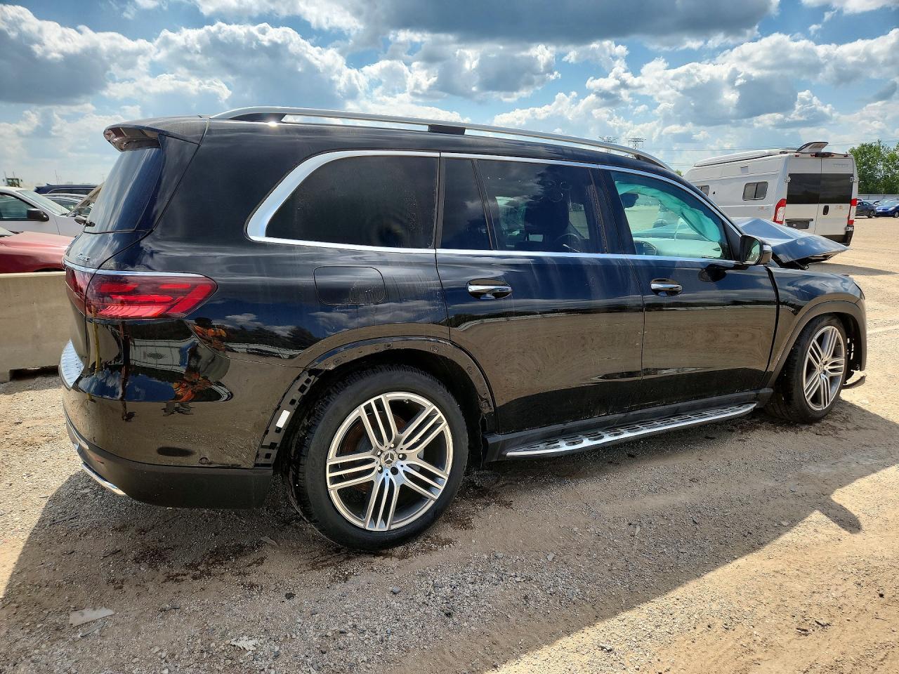 2026 Mercedes-Benz Gls 450 4Matic - Image 3