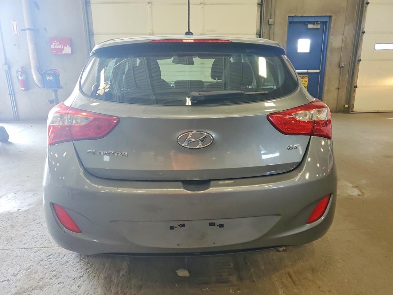 2017 Hyundai Elantra Gt Base - Фото 6