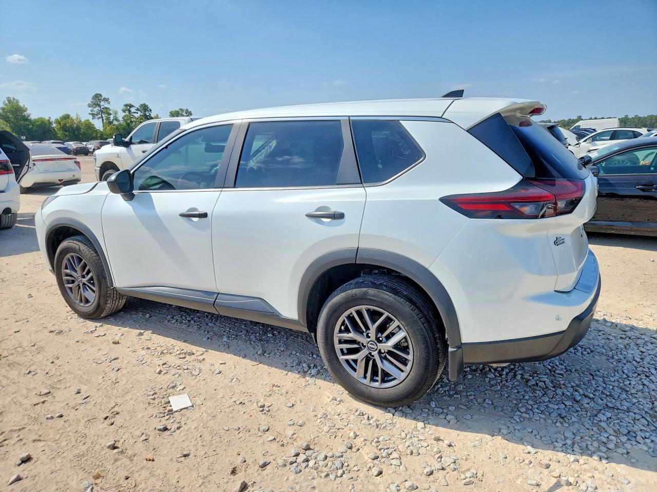 2024 Nissan Rogue S - Фото 2