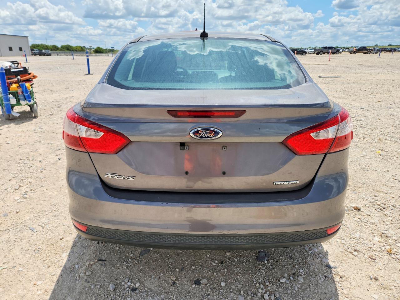 2014 Ford Focus S - Image 6