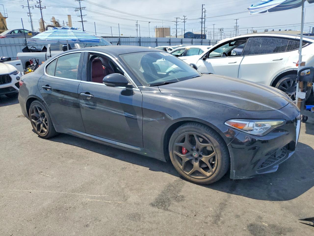 2019 Alfa Romeo Giulia - Image 4